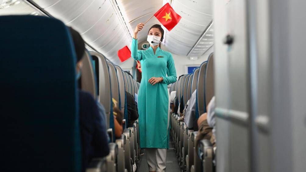 Đ&acirc;y cũng l&agrave; m&oacute;n qu&agrave; của H&atilde;ng h&agrave;ng kh&ocirc;ng Quốc gia nhằm tri &acirc;n v&agrave; chung vui với h&agrave;nh kh&aacute;ch trong ng&agrave;y lễ trọng đại của đất nước.