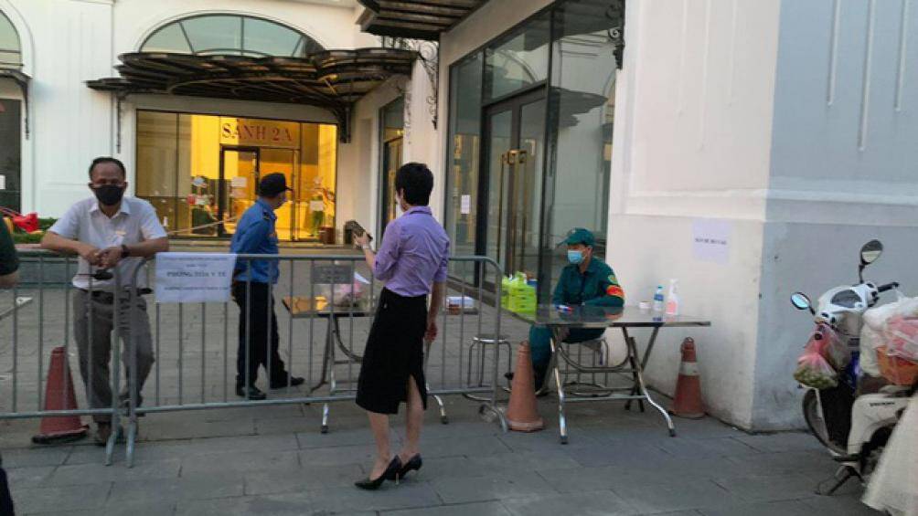 C&ocirc;ng t&aacute;c đảm bảo ph&ograve;ng chống dịch Covid-19 ở đ&acirc;y vẫn được thực hiện nghi&ecirc;m t&uacute;c trong h&ocirc;m nay (28/5).