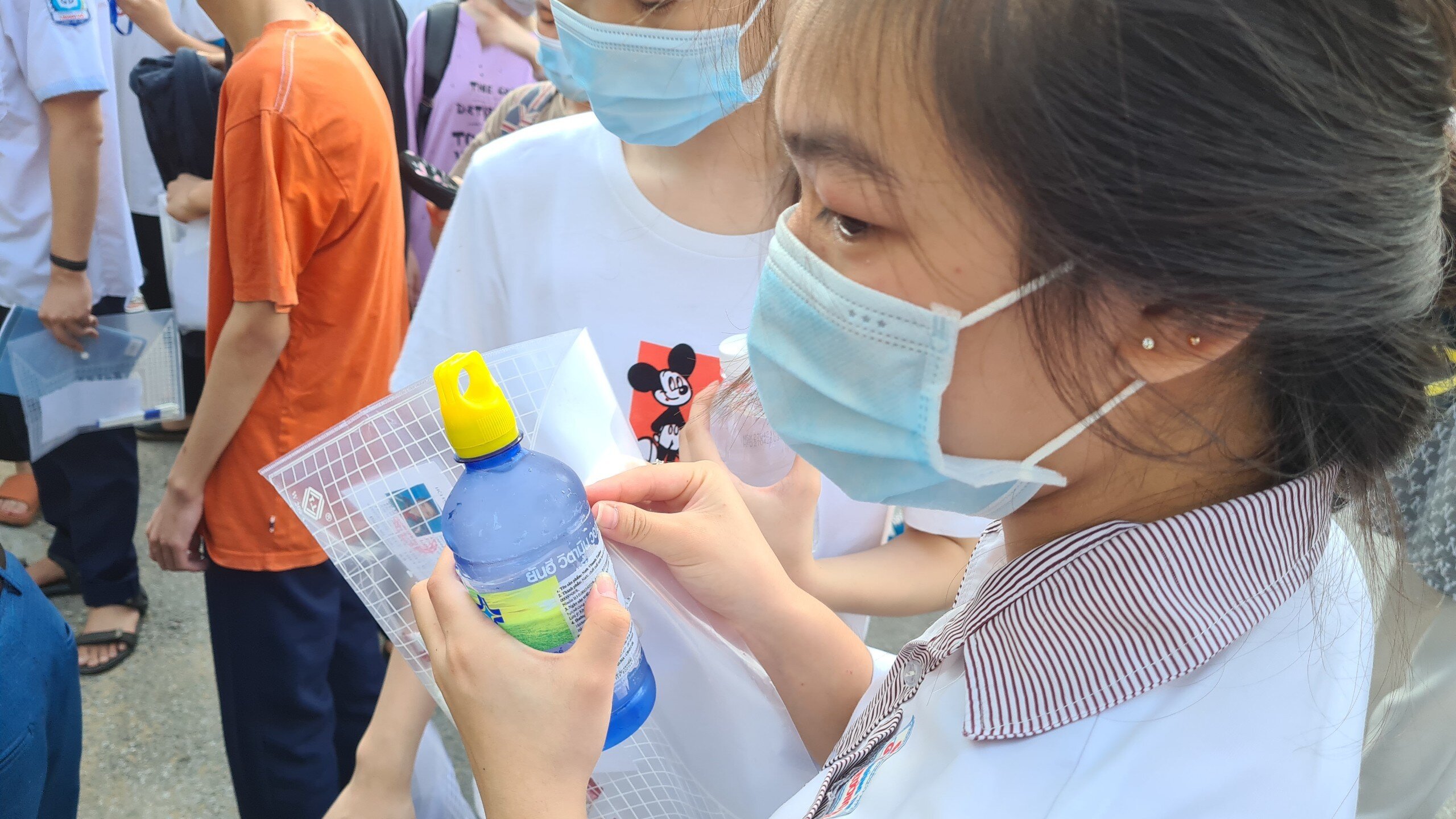 Th&iacute; sinh Nguyễn Phương Thảo - trường THCS Nghi Th&aacute;i cho biết: M&ocirc;n thi đầu ti&ecirc;n l&agrave; Ngữ Văn. Ch&uacute;ng em đ&atilde; d&agrave;nh thời gian &ocirc;n luyện rất kỹ c&aacute;c chủ đề đ&atilde; được thầy c&ocirc; hướng dẫn.