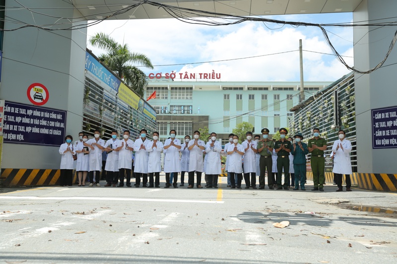 Tất cả người bệnh đến kh&aacute;m, điều trị đều được đăng k&yacute; qua Tổng đ&agrave;i tư vấn v&agrave; hỗ trợ người bệnh 1900886684, hướng dẫn khai b&aacute;o y tế v&agrave; x&aacute;c nhận lịch hẹn với b&aacute;c sĩ trước khi tới bệnh viện.