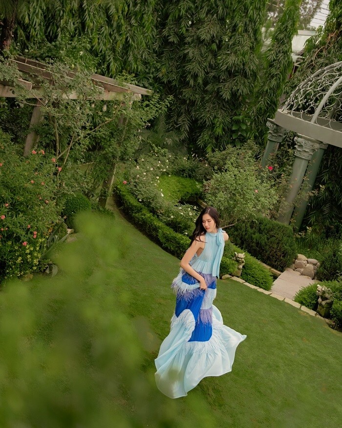 &Aacute; hậu Hoa hậu Việt Nam 2020 khoe vẻ đẹp rực rỡ ở tuổi mới trong những tà váy mộng mơ