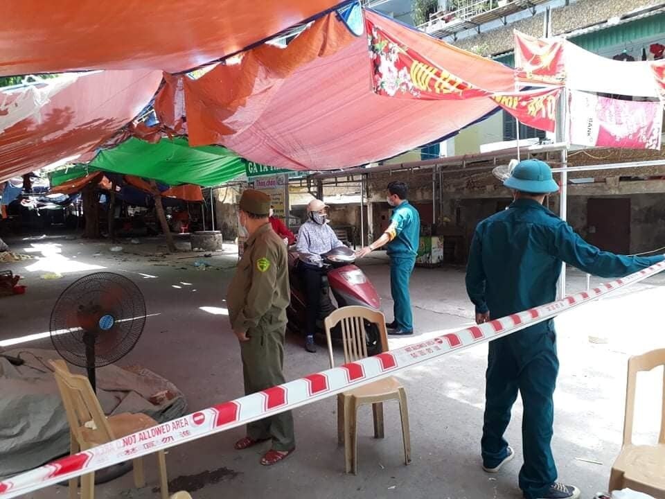 T&igrave;nh h&igrave;nh dịch bệnh ở Nghệ An vẫn diễn biến phức tạp, số ca mắc đ&atilde; l&ecirc;n đến 37 trường hợp. C&agrave;ng ng&agrave;y c&agrave;ng c&oacute; nhiều khu d&acirc;n cư bị phong tỏa v&igrave; dịch bệnh