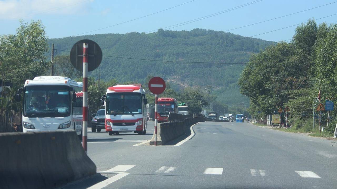 Thừa Thi&ecirc;n Huế đầu tư 87 tỷ đồng x&acirc;y dựng hệ thống điện chiếu s&aacute;ng QL1