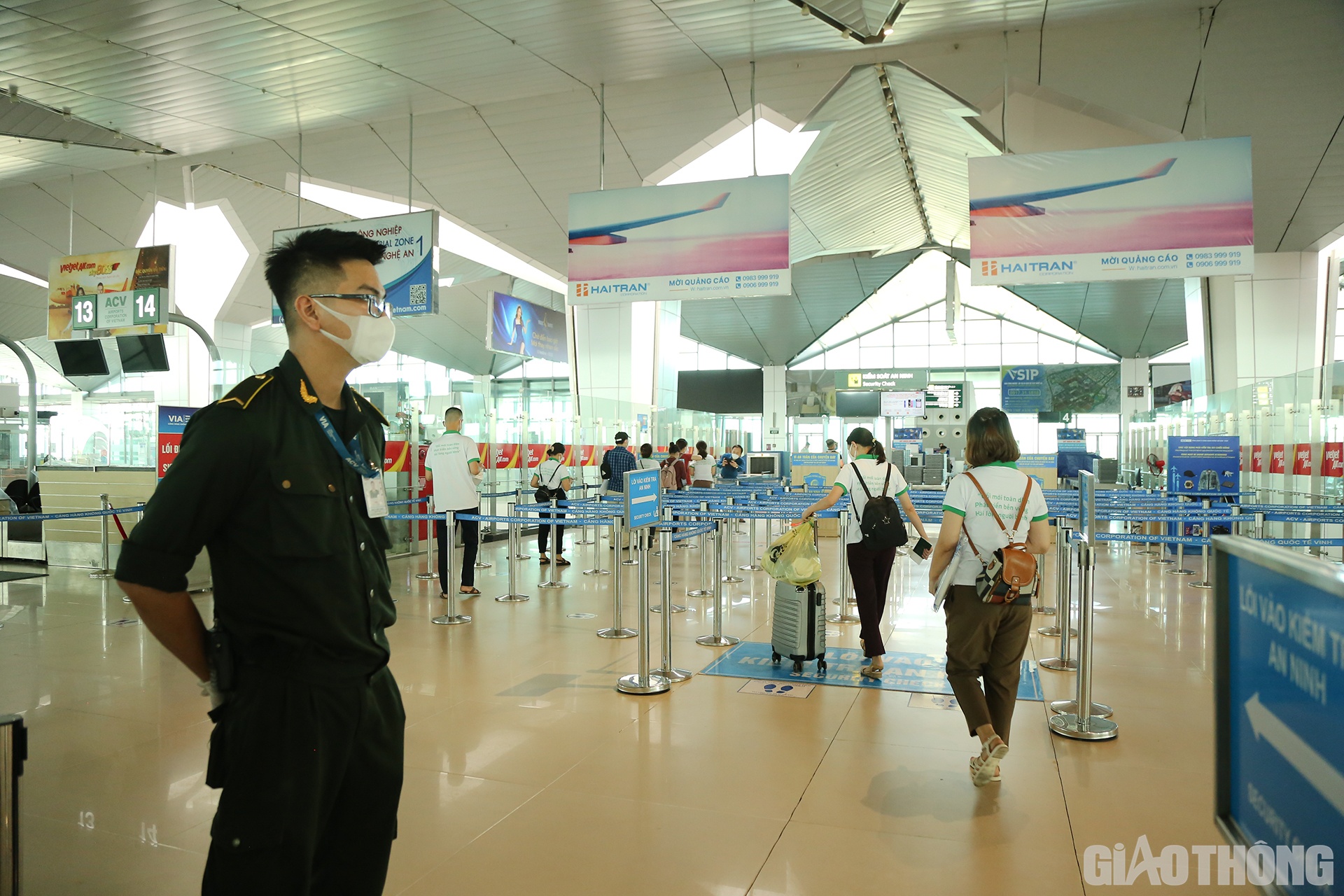 Theo lịch tr&igrave;nh, đo&agrave;n sẽ di chuyển bằng m&aacute;y bay từ S&acirc;n bay Vinh v&agrave;o TP.HCM.