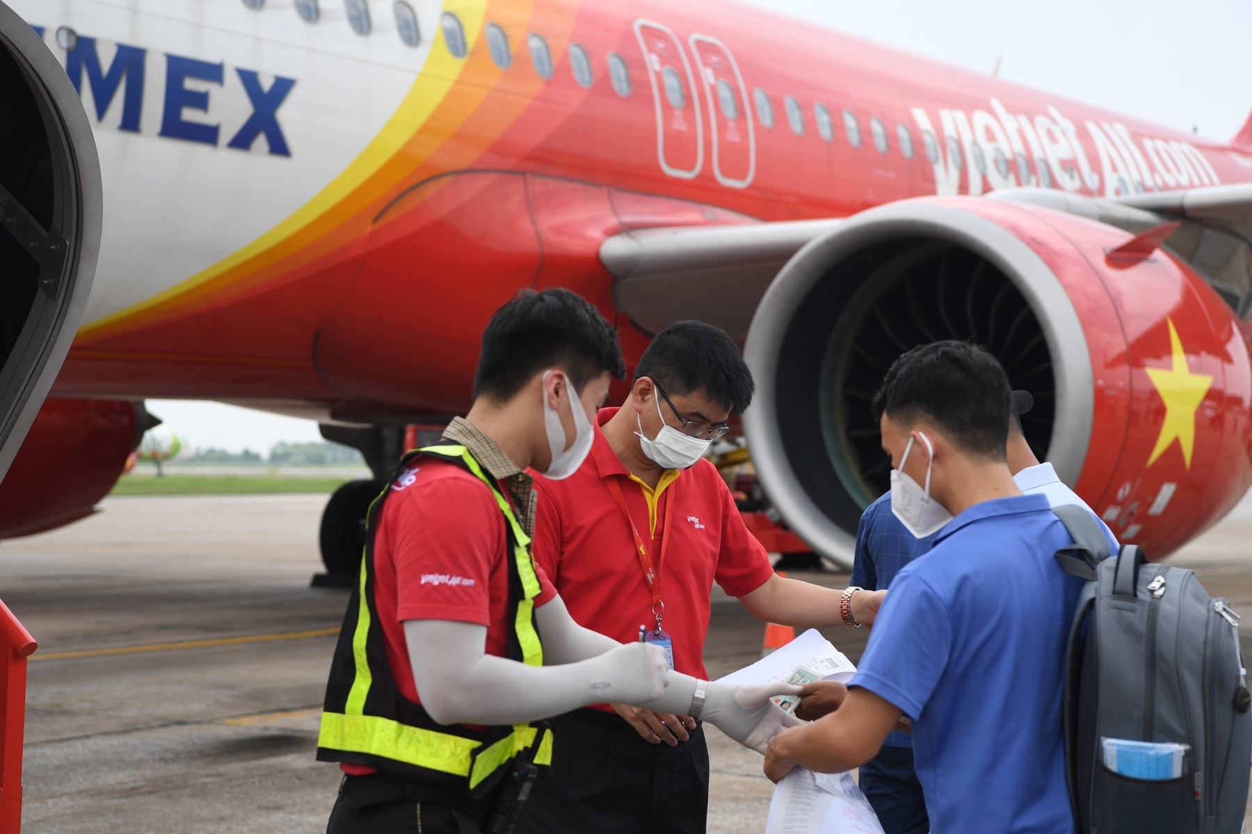 Sẽ có thêm nhiều chuyến bay của Vietjet chuyên chở đội ngũ y bác sỹ và vaccine Covid-19 vào TP.HCM
