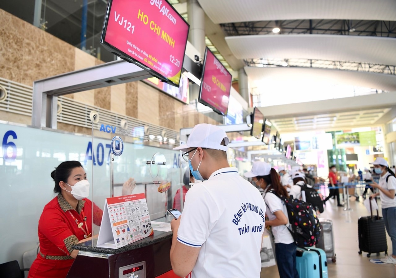 Y, bác sĩ sẽ được chuyên chở trên các chuyến bay Vietjet từ khắp cả nước về TP.HCM.