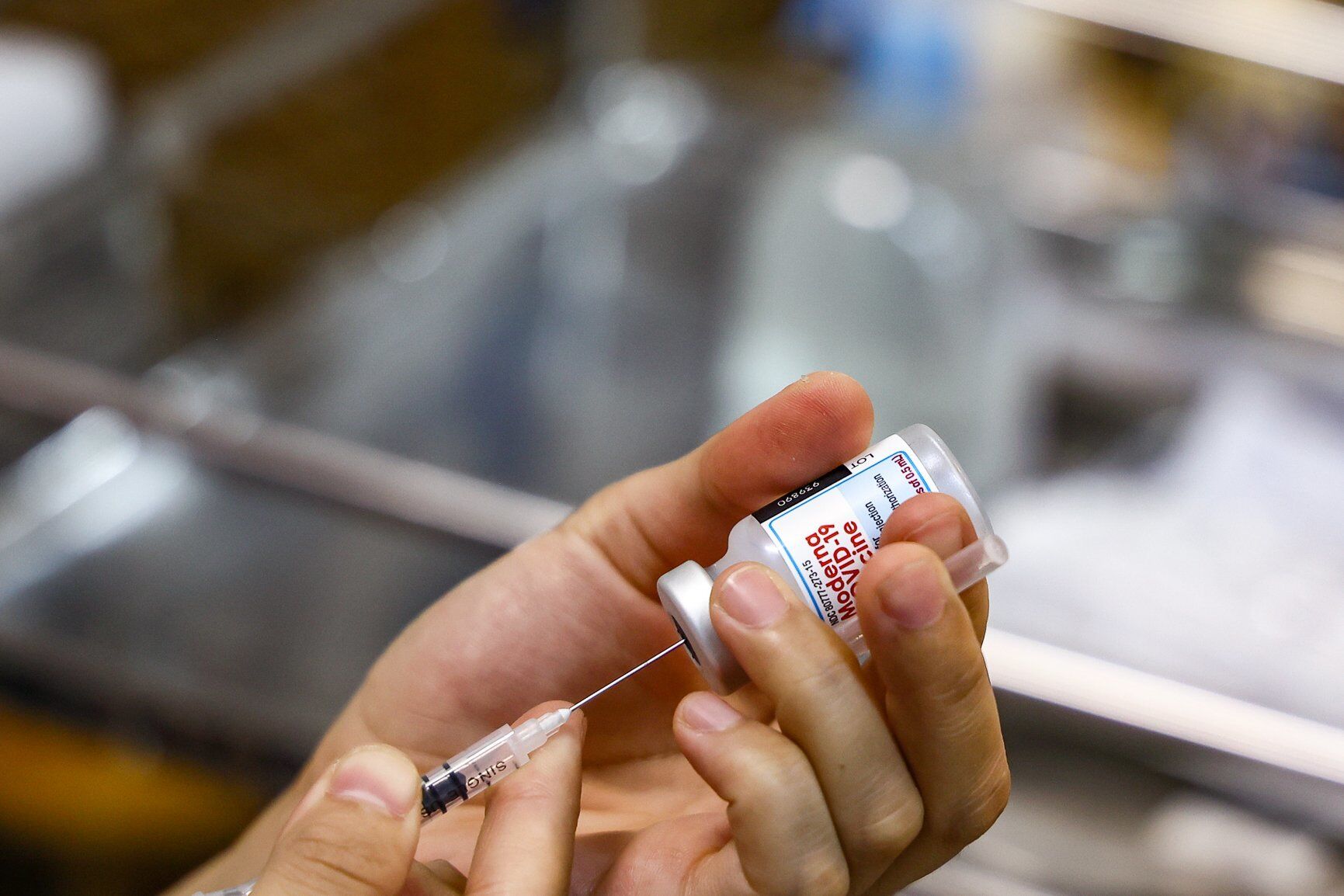 Vaccine m&agrave; người d&acirc;n được ti&ecirc;m tại đ&acirc;y l&agrave; của h&atilde;ng Moderna.