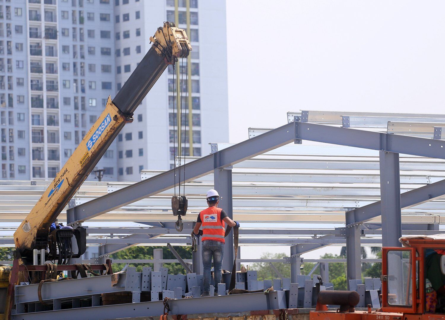 Sau 10 ng&agrave;y thi c&ocirc;ng thần tốc, Bệnh viện d&atilde; chiến tại quận Ho&agrave;ng Mai đ&atilde; ho&agrave;n th&agrave;nh xong một số hạng mục.