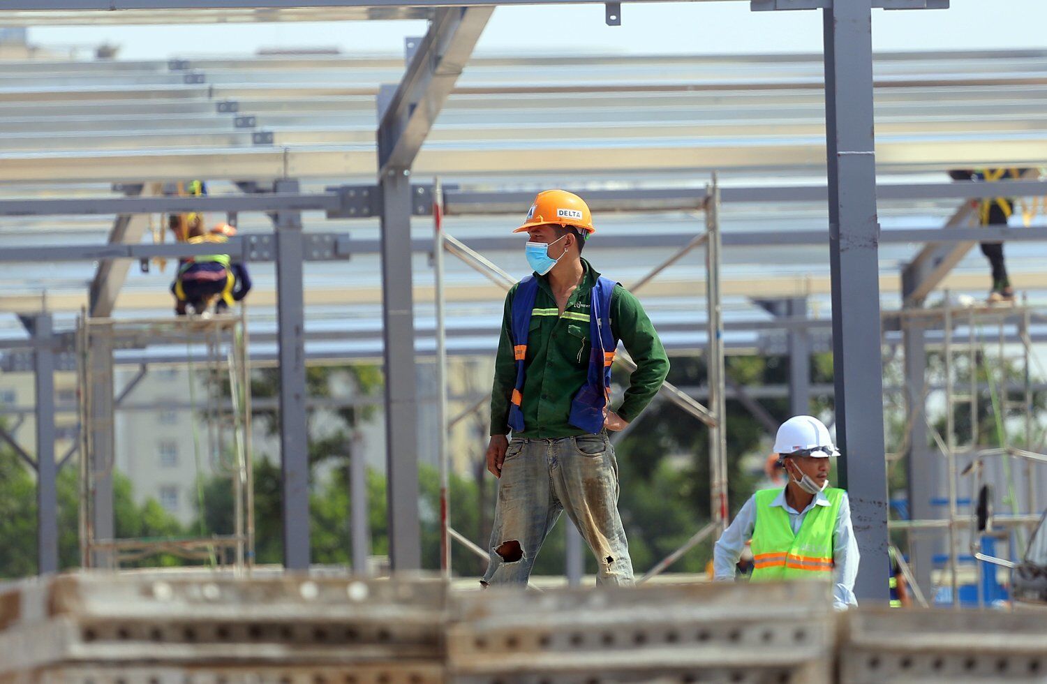 Được biết, Bệnh viện d&atilde; chiến tại quận Ho&agrave;ng Mai do Bệnh viện Đại học Y l&agrave;m chủ đầu tư.