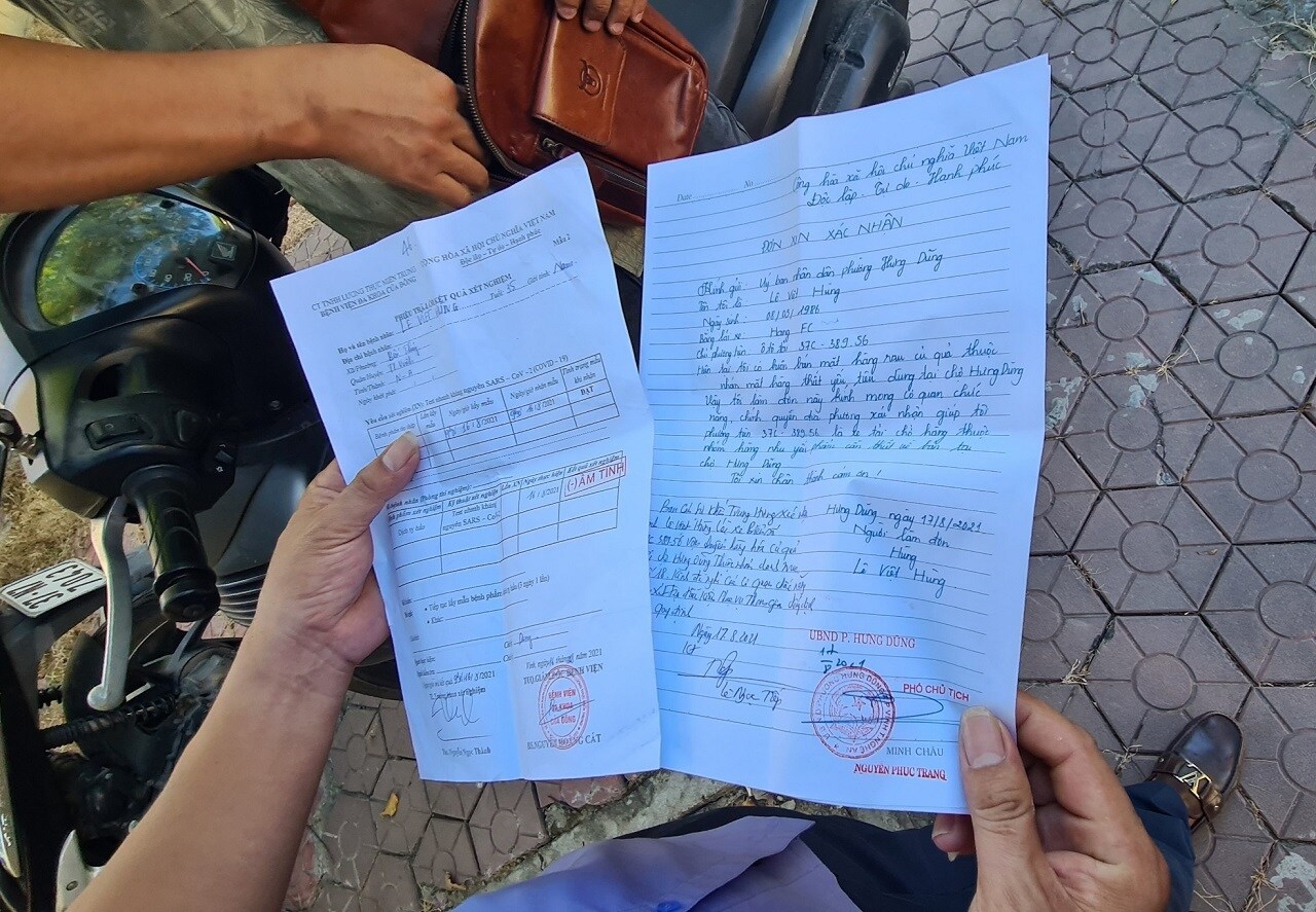 Người d&acirc;n khi ra đường để đi l&agrave;m phải c&oacute; giấy đi đường (theo mẫu của th&agrave;nh phố, c&oacute; x&aacute;c nhận của cơ quan đơn vị), hoặc phường x&atilde; nơi cư tr&uacute;