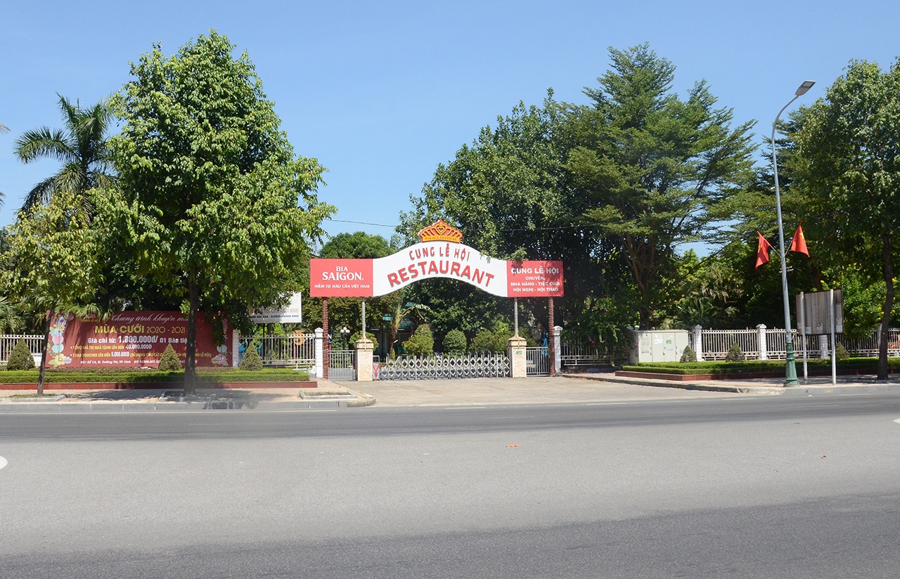 Cung lễ hội - nơi diễn ra hội nghị, tiệc cưới, giải tr&iacute; đ&oacute;ng cửa im l&igrave;m cả th&aacute;ng nay