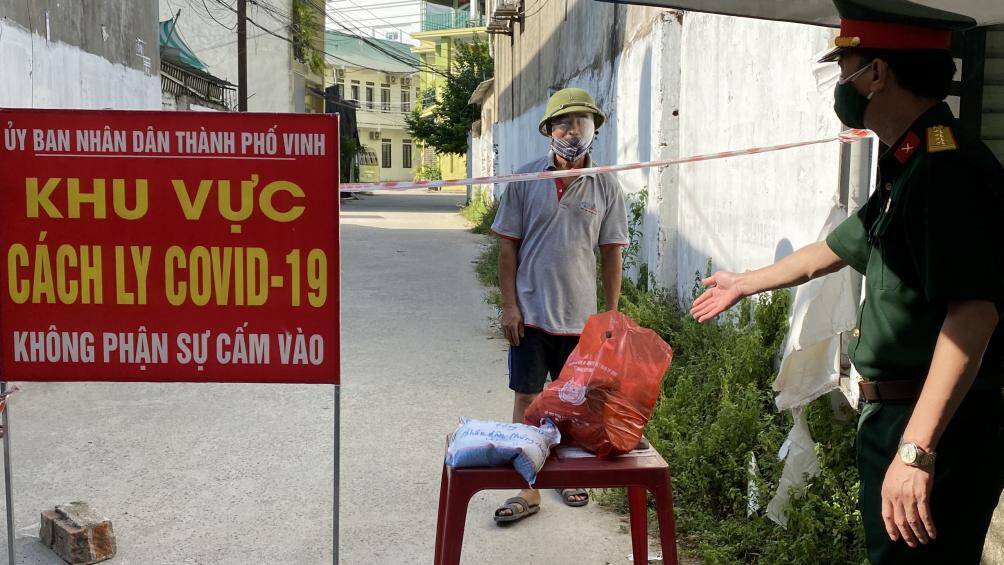 C&ocirc;ng t&aacute;c tổ chức b&agrave;i bản đảm bảo thực phẩm được ph&acirc;n bổ đồng đều, người n&agrave;o trong danh s&aacute;ch cũng được nhận