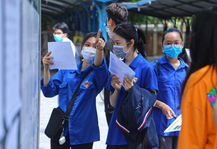 đề thi, đ&aacute;p &aacute;n m&ocirc;n ngữ văn tốt nghiệp THPT đợt 2