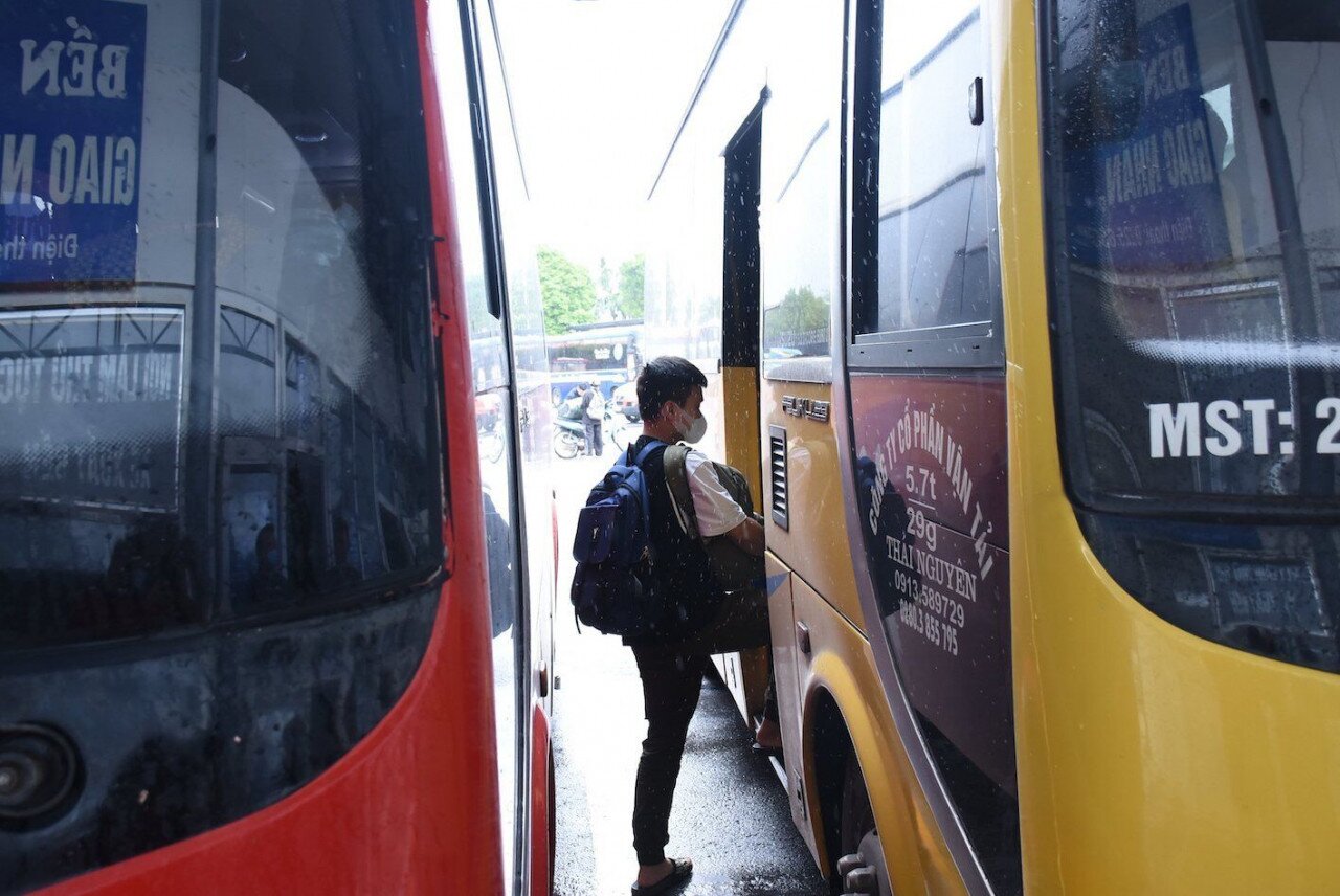 Từ ng&agrave;y 14/10 đến ng&agrave;y 20/10, Sở GTVT Hải Ph&ograve;ng th&iacute; điểm tổ chức hoạt động vận tải h&agrave;nh kh&aacute;ch theo tuyến cố định đi đến 8 tỉnh/th&agrave;nh phố gồm Quảng Ninh, Bắc Giang, Lạng Sơn, Bắc Ninh, Sơn La, Thanh Ho&aacute;, Nghệ An v&agrave; TP H&agrave; Nội.