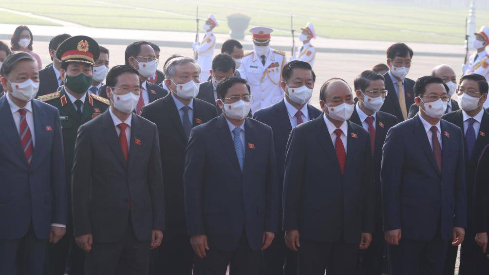 Chủ tịch Quốc hội Vương Đ&igrave;nh Huệ, Chủ tịch nước Nguyễn Xu&acirc;n Ph&uacute;c, Thủ tướng Phạm Minh Ch&iacute;nh tham dự lễ viếng.