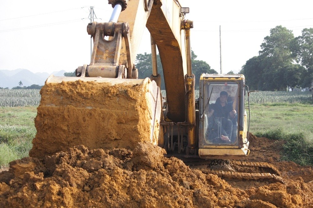 Để phục vụ thi c&ocirc;ng g&oacute;i thầu, c&aacute;n bộ, c&ocirc;ng nh&acirc;n vi&ecirc;n đều thực hiện "3 tại chỗ" để tr&aacute;nh hao hụt lực lượng trong qu&aacute; tr&igrave;nh đi lại, ảnh hưởng đến tiến độ dự &aacute;n