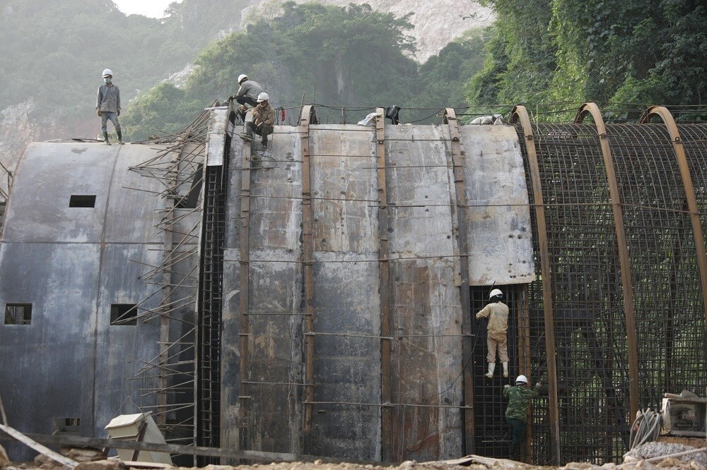 Chiều d&agrave;i hầm trần của vỏ hầm nh&aacute;nh phải d&agrave;i khoảng 16m