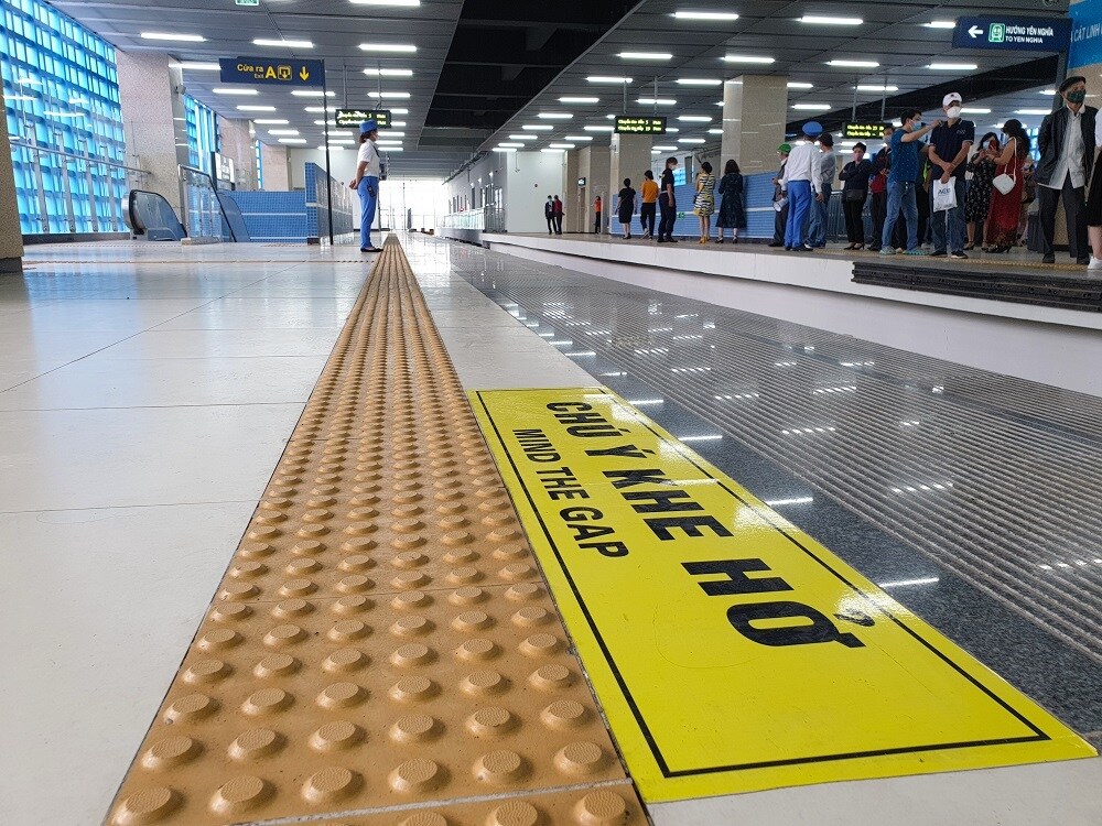 C&aacute;c vị tr&iacute; l&ecirc;n t&agrave;u được thiết lập để đảm bảo an to&agrave;n cho h&agrave;nh kh&aacute;ch.