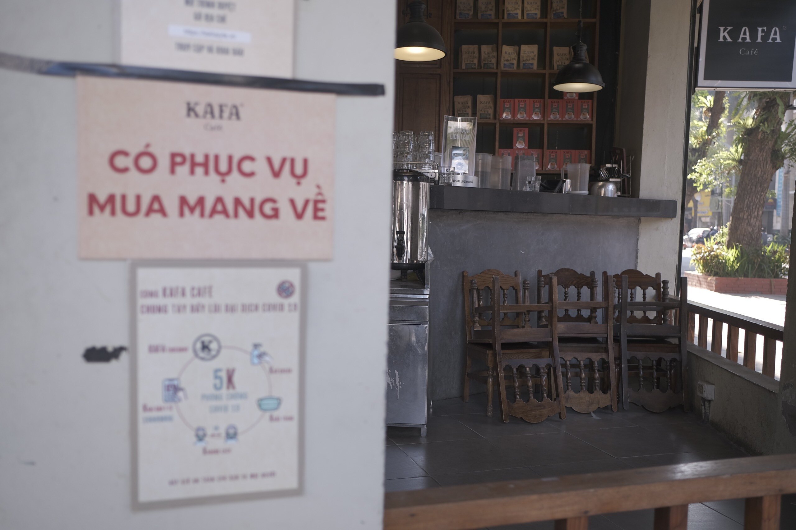 Tại quận Ho&agrave;n Kiếm chỉ c&oacute; duy nhất phường Chương Dương cấp độ 1, tương ứng với v&ugrave;ng xanh. C&aacute;c phường c&ograve;n lại thuộc v&ugrave;ng 2 v&agrave; 3.