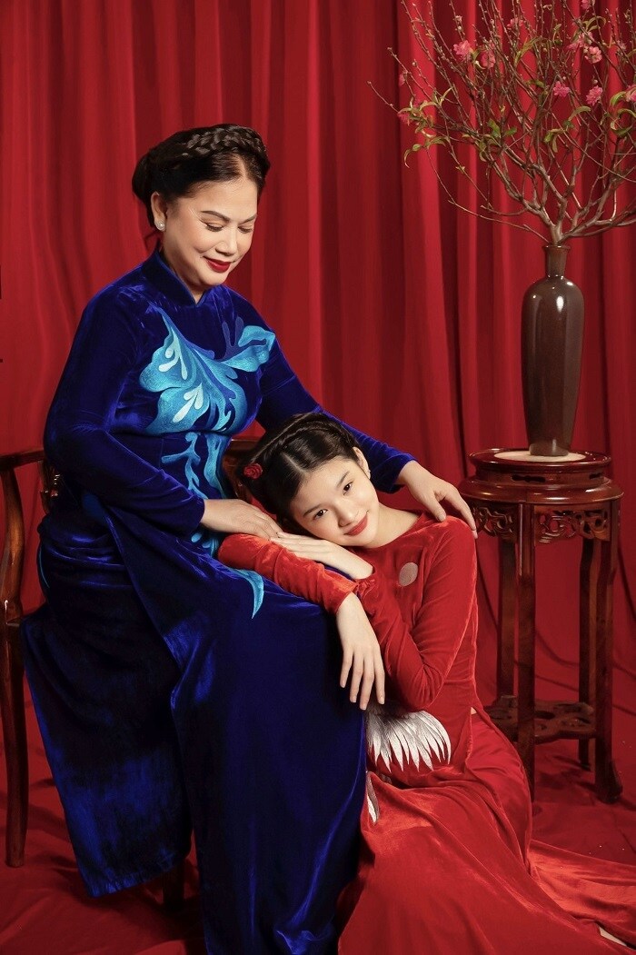 Những h&igrave;nh ảnh được thực hiện sau khi b&eacute; Bảo Ti&ecirc;n - con g&aacute;i nữ diễn vi&ecirc;n từ Mỹ trở về Việt Nam sau hơn nửa năm sang thăm nh&agrave; nội