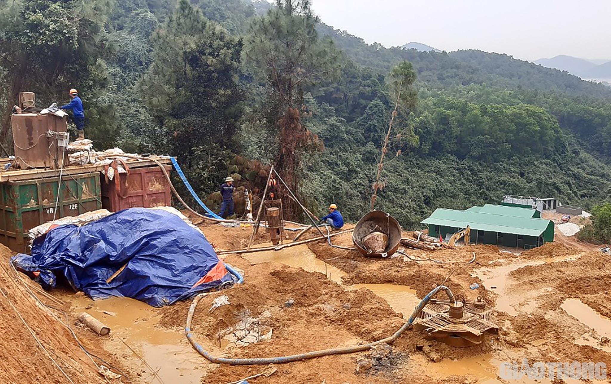 Những ng&agrave;y cuối năm, Dự &aacute;n th&agrave;nh phần cao tốc Bắc - Nam đoạn Diễn Ch&acirc;u - B&atilde;i Vọt cũng được khởi động.