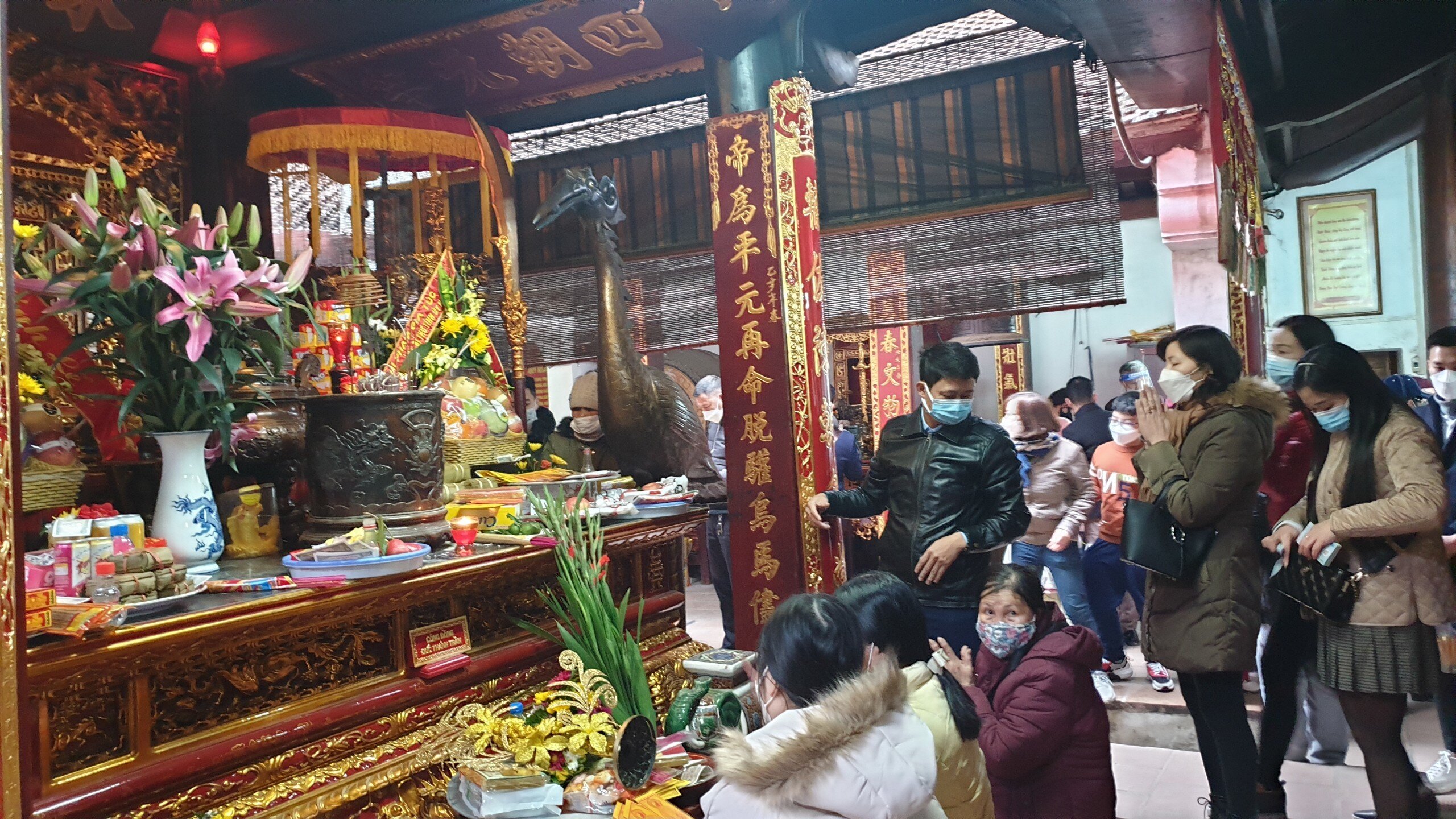 Sau lễ khai ấn, sẽ mở cửa đền cho nh&acirc;n d&acirc;n, du kh&aacute;ch v&agrave;o lễ đầu năm v&agrave; ch&iacute;nh thức ph&aacute;t ấn.