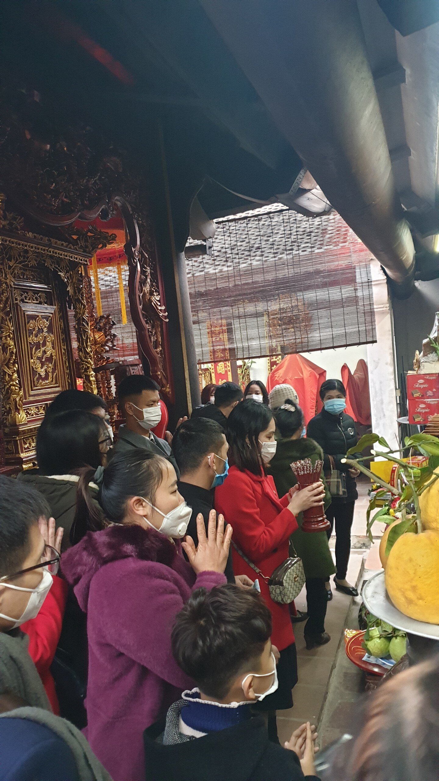 Theo th&ocirc;ng lệ, nếu kh&ocirc;ng c&oacute; dịch bệnh, lễ khai ấn đền Trần h&agrave;ng năm sẽ được tổ chức đ&ecirc;m 14 th&aacute;ng Gi&ecirc;ng. Tại nghi lễ khai ấn, 14 cụ cao ni&ecirc;n phường Lộc Vượng c&ugrave;ng đại diện c&aacute;c ban, ng&agrave;nh, đo&agrave;n thể sẽ v&agrave;o nội cung chứng kiến nghi lễ v&agrave; đ&oacute;ng dấu khai ấn. 14 c&aacute;nh ấn bằng giấy m&agrave;u v&agrave;ng được Trưởng từ đền Trần cất giữ sau đ&oacute; d&acirc;ng l&ecirc;n c&aacute;c đ&igrave;nh, ch&ugrave;a thuộc phường Lộc Vượng.