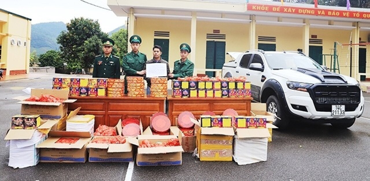 Thực hiện đợt thi đua điểm bảo vệ chủ quyền an ninh bi&ecirc;n giới trước, trong v&agrave; sau Tết Nh&acirc;m Dần 2022, đến nay, Bộ đội Bi&ecirc;n ph&ograve;ng tỉnh Quảng Ninh đ&atilde; ph&aacute;t hiện, bắt giữ 29 vụ với 58 đối tượng, trong đ&oacute; xử l&yacute; h&igrave;nh sự 3 vụ với 5 đối tượng; xử l&yacute; h&agrave;nh ch&iacute;nh 26 vụ với 53 đối tượng; tổng trị gi&aacute; tiền phạt vi phạm h&agrave;nh ch&iacute;nh v&agrave; h&agrave;ng h&oacute;a tịch thu ph&aacute;t mại gần 530 triệu đồng.