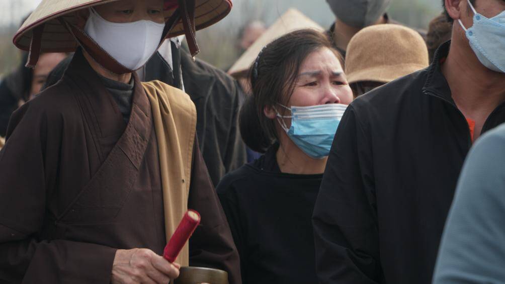 Chứng kiến cảnh "đầu bạc tiễn đầu xanh", ai nấy đều đau l&ograve;ng, x&oacute;t xa, thương tiếc...