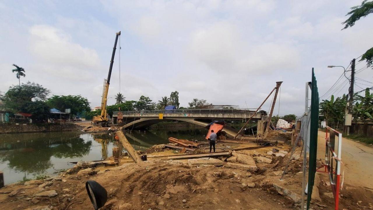 Điều chỉnh mức đầu tư gấp 3 lần, t&aacute;i khởi động cầu dở dang nhiều năm ở Huế