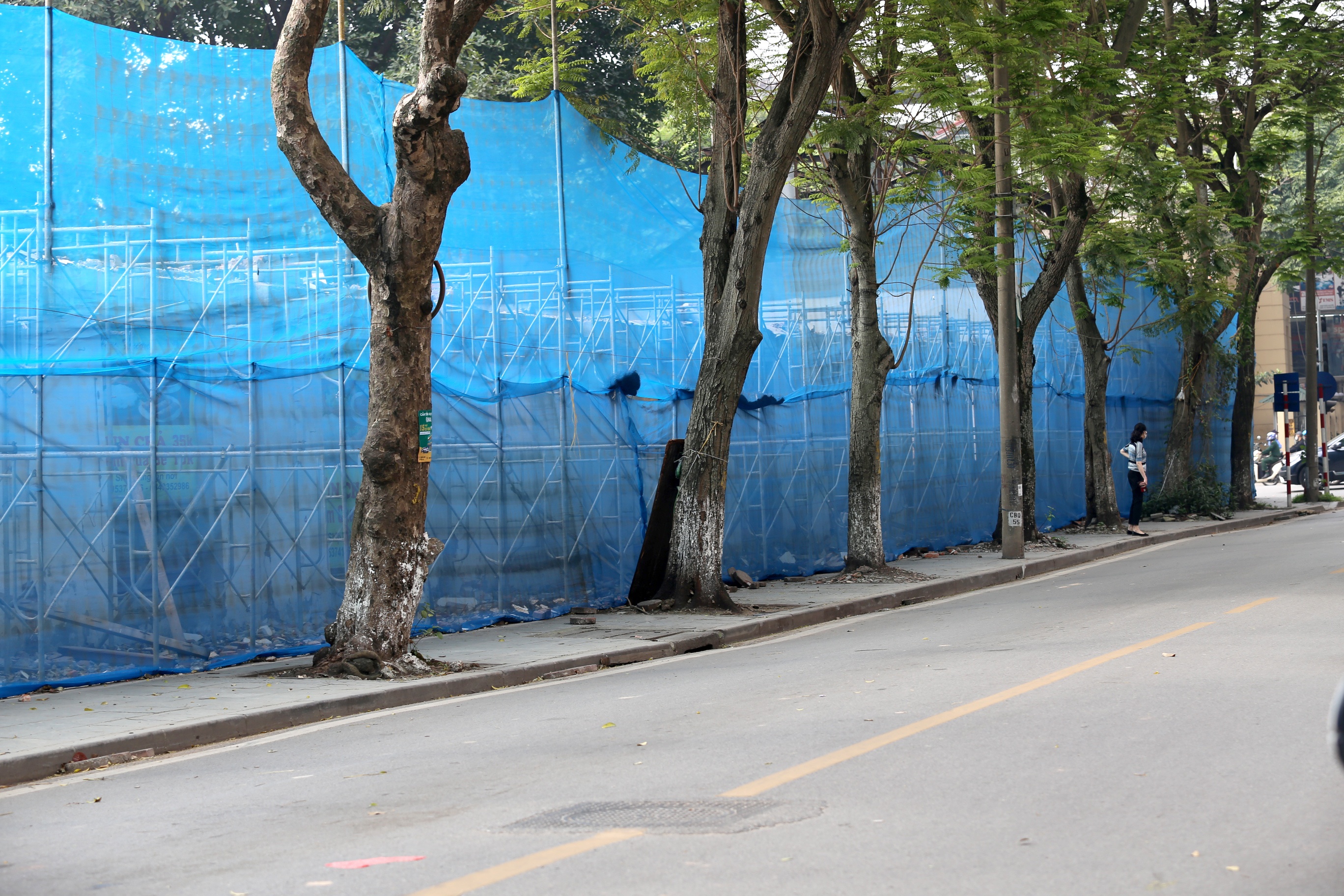 Sau khi ph&aacute; bỏ, khu "đất v&agrave;ng" hơn 9.000 m2 sẽ được khởi c&ocirc;ng x&acirc;y dựng c&ocirc;ng tr&igrave;nh đa chức năng thương mại cao 11 tầng nổi, một tầng tum (chiều cao tối đa 42,9 m), 6 tầng hầm, tổng diện t&iacute;ch s&agrave;n 75.329 m2 với mức đầu tư 1.574 tỷ đồng.