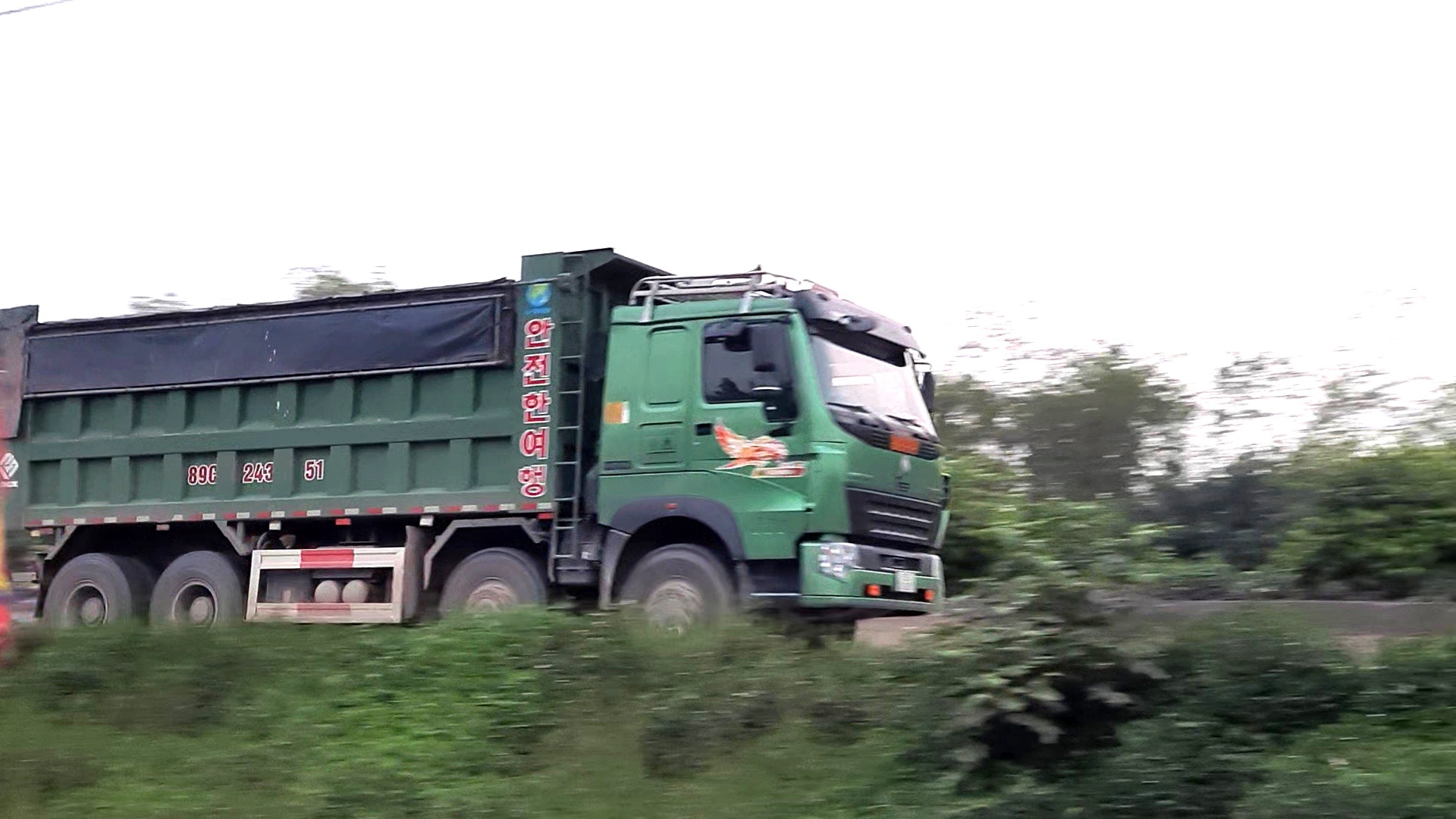 Đại diện Đội CSGT - trật tự, C&ocirc;ng an huyện Gia L&acirc;m cho biết, do qu&yacute; 1/2022, số lượng c&aacute;c c&aacute;n bộ, chiến sĩ bị nhiễm Covid-19 nhiều n&ecirc;n ảnh hưởng đến việc tuần tra, kiểm so&aacute;t.