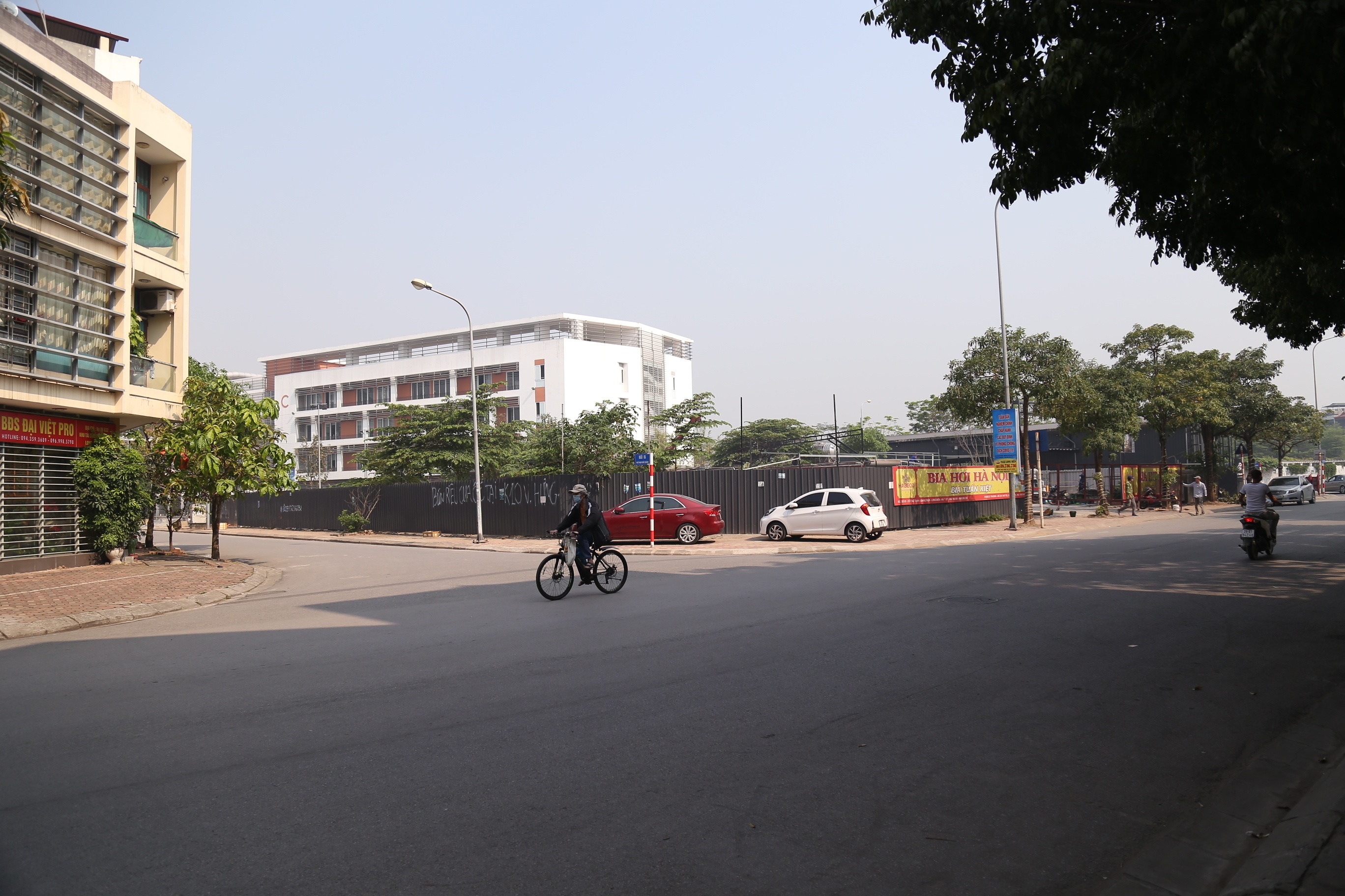 L&ocirc; đất C.6/CC2 c&oacute; vị tr&iacute; đắc địa, nằm tại ngay ng&atilde; tư phố Kẻ Tạch giao phố Phạm Khắc Quảng - nơi được cho l&agrave; c&oacute; gi&aacute; trị rất cao tại quận Long Bi&ecirc;n.