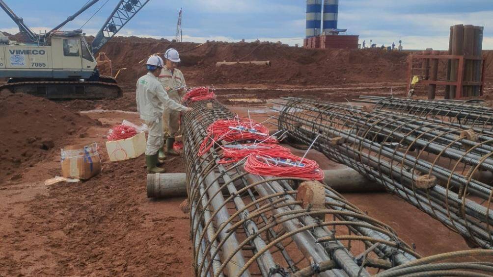 Tiến độ s&acirc;n bay Long Th&agrave;nh đang t&iacute;ch cực được đẩy nhanh. Hơn 800 m&aacute;y m&oacute;c được huy động với hơn 1.100 c&ocirc;ng nh&acirc;n thi c&ocirc;ng li&ecirc;n tục cả ng&agrave;y lẫn đ&ecirc;m.