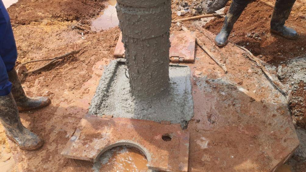 Sau khi ho&agrave;n tất c&ocirc;ng t&aacute;c lựa chọn nh&agrave; thầu v&agrave; k&yacute; kết hợp đồng ng&agrave;y 16/3/2022, ACV đ&atilde; khởi c&ocirc;ng hạng mục cọc, nền m&oacute;ng nh&agrave; ga h&agrave;nh kh&aacute;ch.