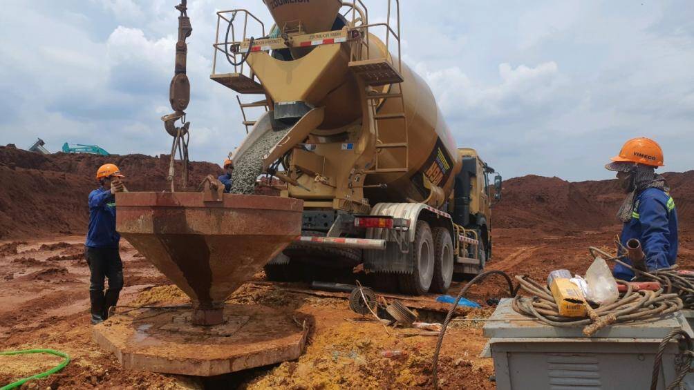 L&atilde;nh đạo TCT Cảng h&agrave;ng kh&ocirc;ng VN (ACV) cho biết một c&ocirc;ng trường nhộn nhịp đ&atilde; được h&igrave;nh th&agrave;nh. mũi thi c&ocirc;ng được triển khai tối đa, thi c&ocirc;ng li&ecirc;n tục 3 ca với c&aacute;c biện ph&aacute;p thi c&ocirc;ng đảm bảo an to&agrave;n sau 2 th&aacute;ng ra qu&acirc;n