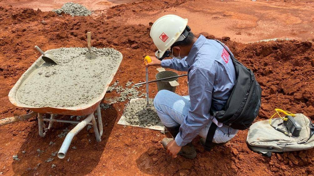 Li&ecirc;n danh nh&agrave; thầu đ&atilde; thi c&ocirc;ng xong 15 cọc th&iacute; nghiệm v&agrave; đang tiến h&agrave;nh c&ocirc;ng t&aacute;c chuẩn bị th&iacute; nghiệm, để tiến h&agrave;nh đ&aacute;nh gi&aacute; sức chịu tải, x&aacute;c định loại cọc để thi c&ocirc;ng đại tr&agrave;.