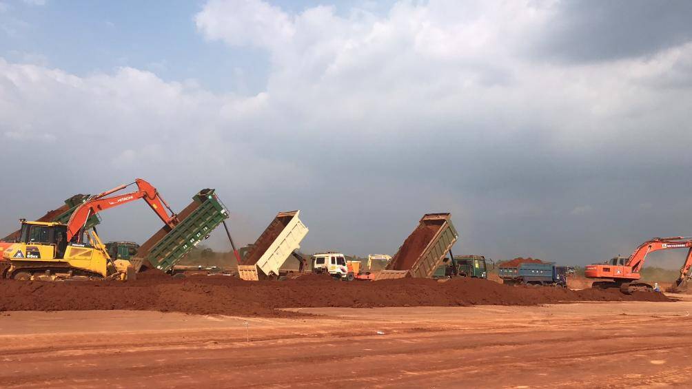 Nh&agrave; thầu ACC, Vinaconex tăng tốc thi c&ocirc;ng tại khu trữ đất