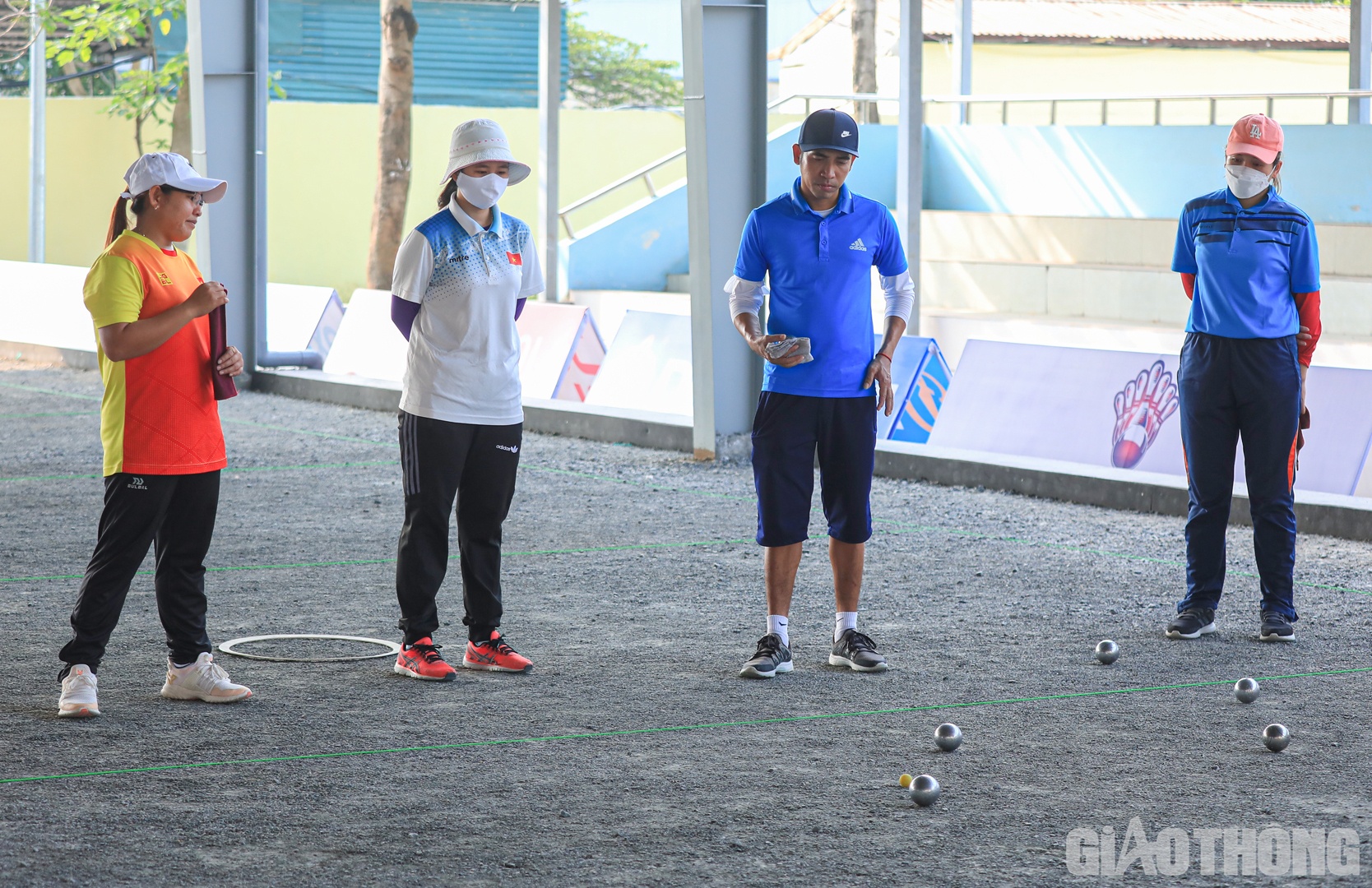 Trao đổi với PV B&aacute;o Giao th&ocirc;ng, &ocirc;ng Đặng Xu&acirc;n Vui, HLV trưởng đội tuyển bi sắt Việt Nam cho hay, c&aacute;c vận động vi&ecirc;n mới chỉ bắt đầu tập trung từ 1/3/2022 để chuẩn bị cho SEA Game 31. Hai năm qua, do ảnh hưởng của dịch bệnh n&ecirc;n đội tuyển kh&ocirc;ng c&oacute; điều kiện thi đấu cọ x&aacute;t ở c&aacute;c giải quốc tế. Do đ&oacute;, ban huấn luyện gặp nhiều kh&oacute; khăn trong việc đưa ra nhận định về c&aacute;c đối thủ.