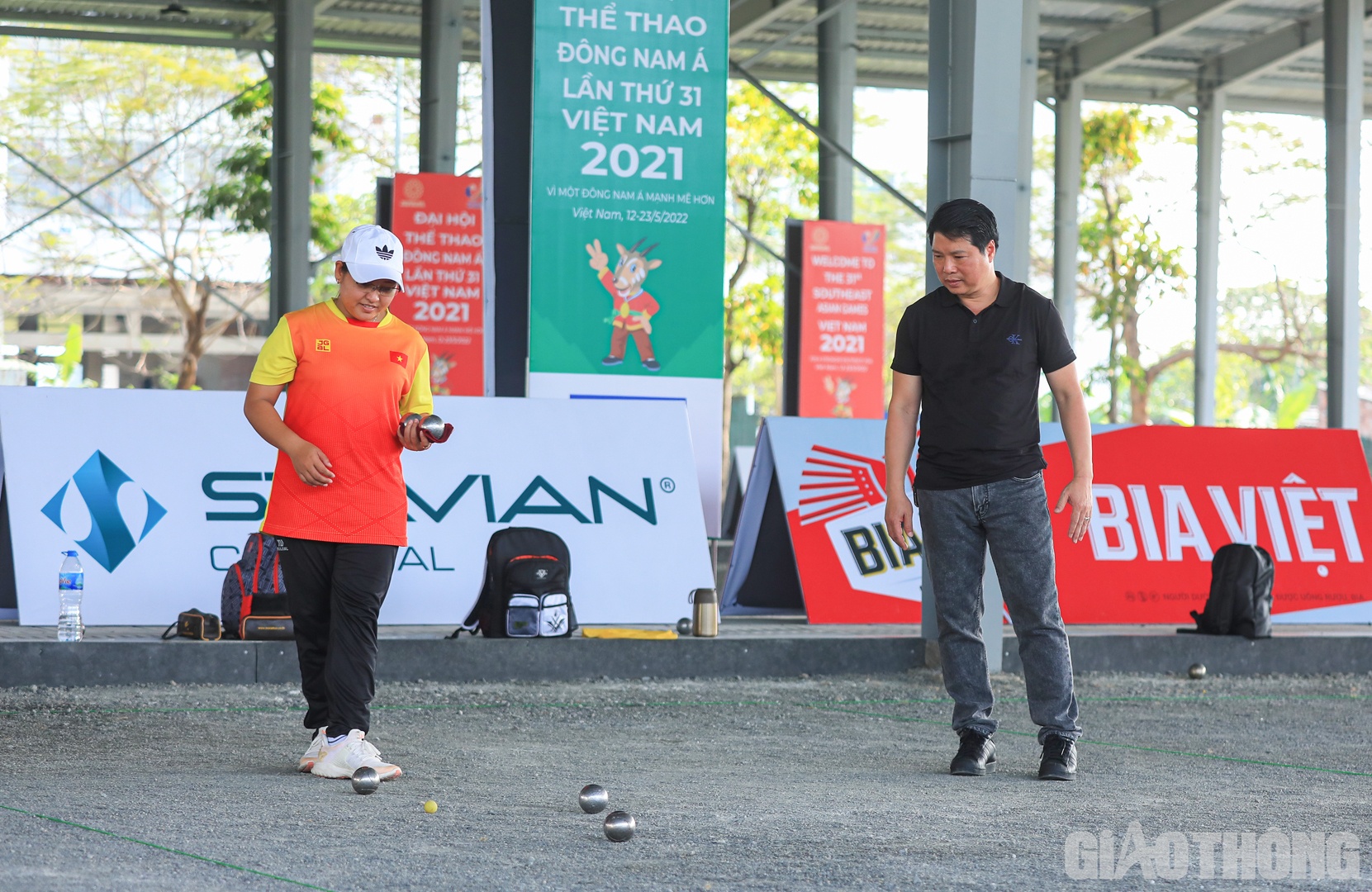 "Những năm vừa qua, đối thủ mạnh trong khu vực phải kể tới Th&aacute;i Lan v&agrave; Campuchia khi sở hữu c&aacute;c vận động vi&ecirc;n đẳng cấp thế giới. Tuy nhi&ecirc;n, cả thầy v&agrave; tr&ograve; đ&atilde; x&aacute;c định r&otilde; nhiệm vụ c&oacute; "v&agrave;ng", g&oacute;p phần v&agrave;o th&agrave;nh c&ocirc;ng chung của thể thao nước nh&agrave;", &ocirc;ng Vui cho hay.