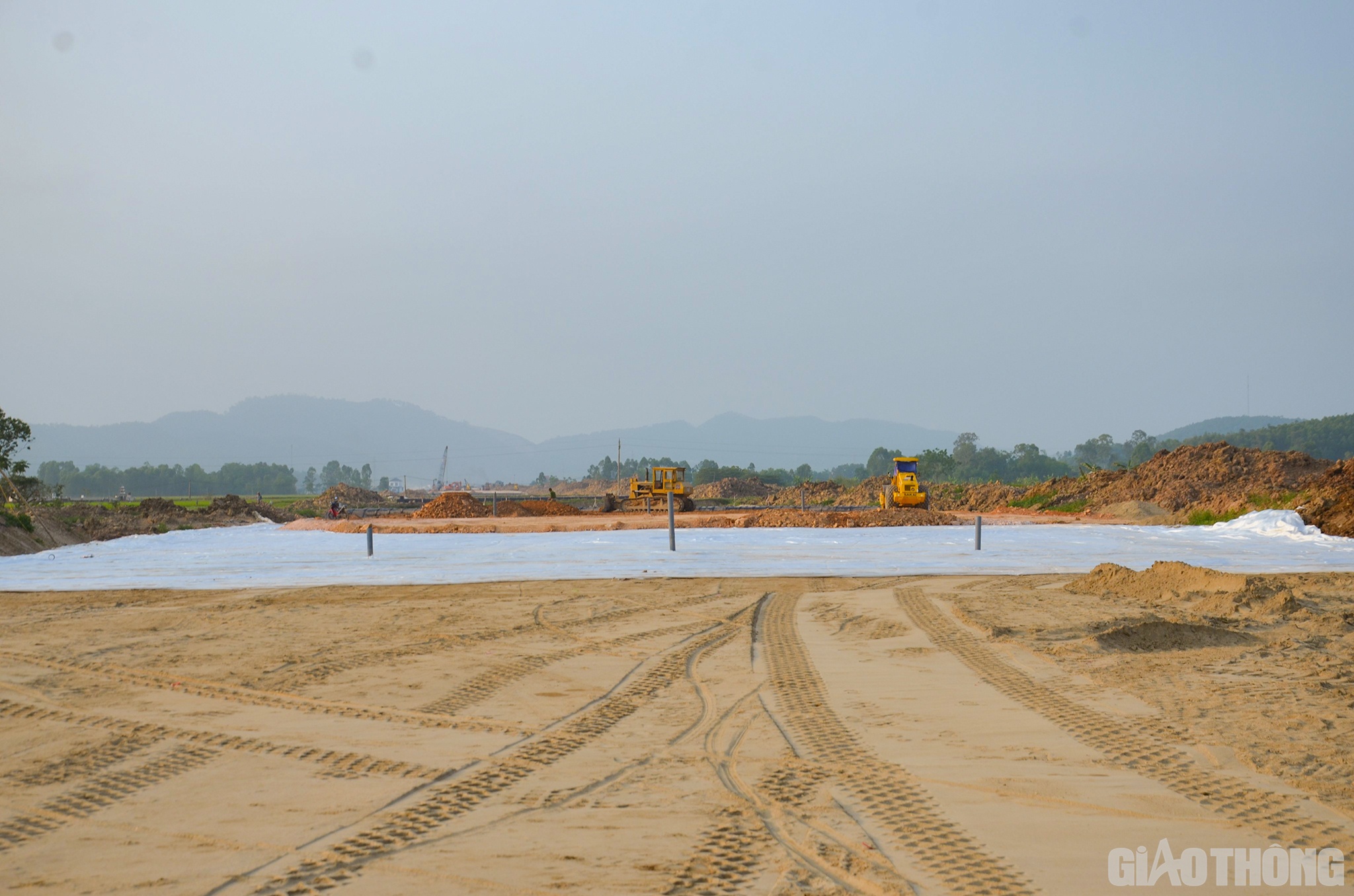 Tại dự &aacute;n th&agrave;nh phần Diễn Ch&acirc;u - B&atilde;i Vọt, so với hồi th&aacute;ng 3, đến nay dự &aacute;n đ&atilde; c&oacute; thay đổi. Tổng gi&aacute; trị c&aacute;c nh&agrave; thầu thực hiện được l&agrave; 270,56 tỷ đồng.