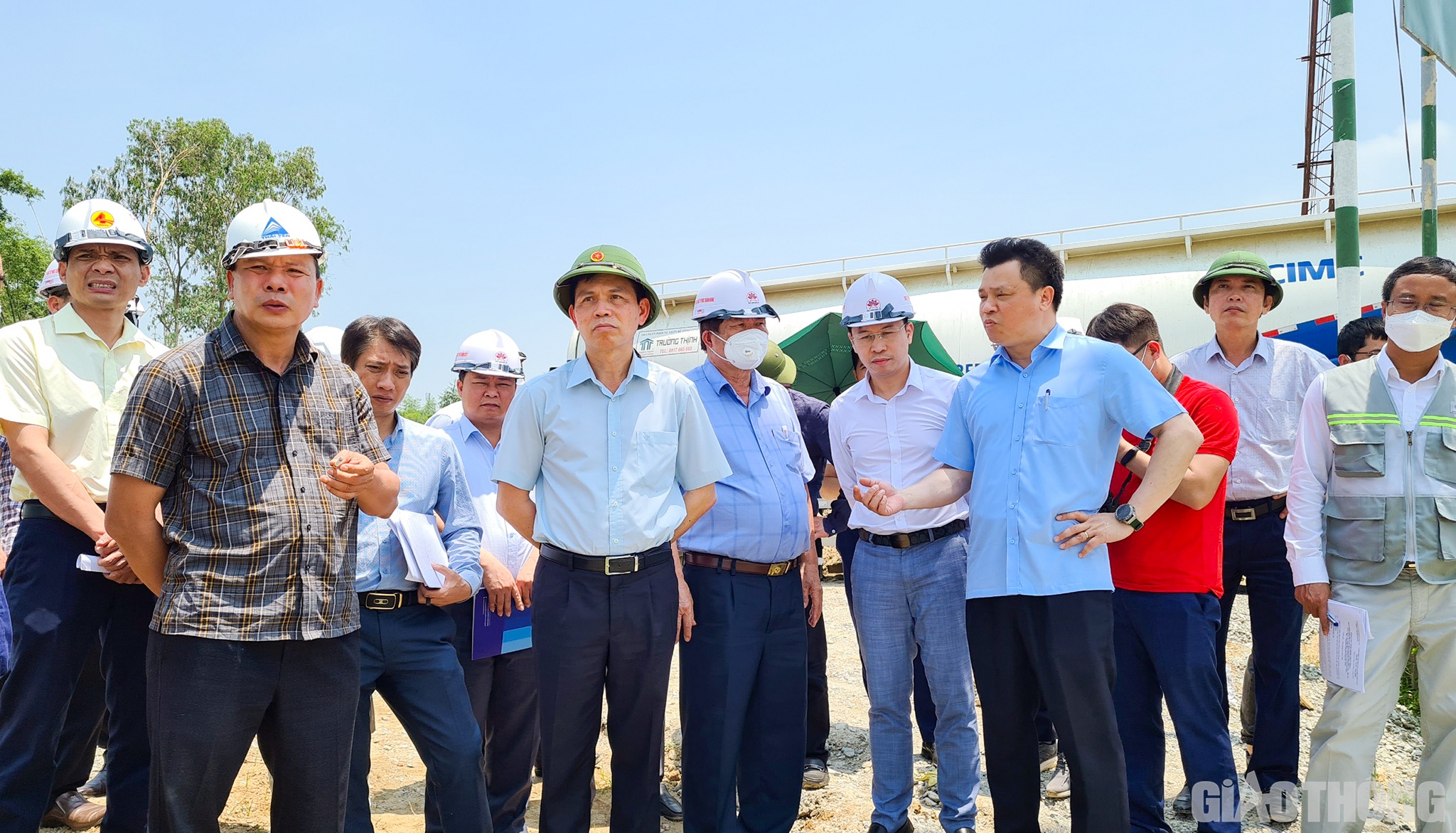 D&ugrave; vậy, theo Thứ trưởng Bộ GTVT L&ecirc; Anh Tuấn, để đốc th&uacute;c dự &aacute;n đẩy nhanh tiến độ hơn nữa, Bộ đ&atilde; quyết định đưa dự &aacute;n v&agrave;o theo d&otilde;i, gi&aacute;m s&aacute;t đặc biệt trong 2 th&aacute;ng.