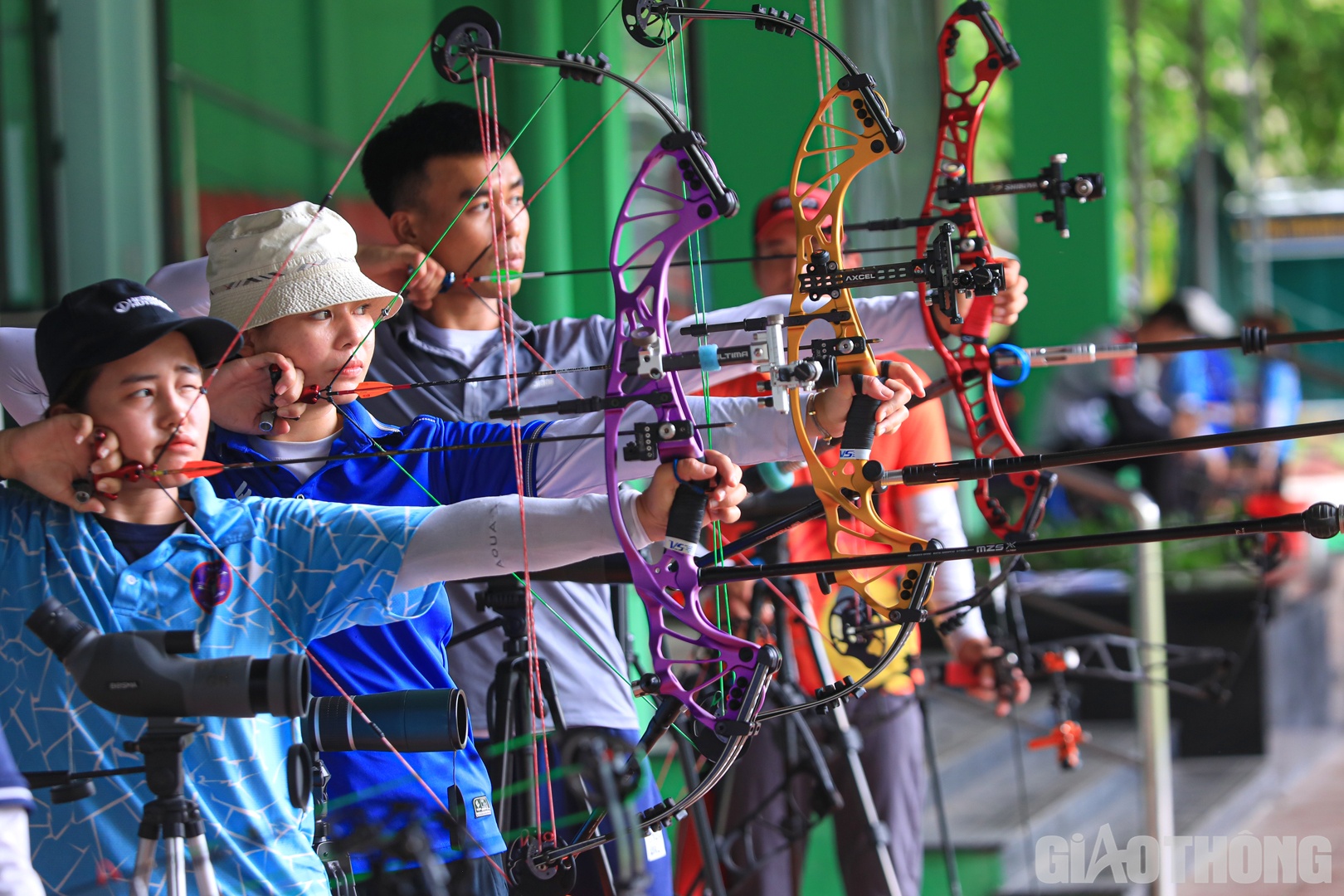 Để chuẩn bị cho kỳ Đại hội thể thao lớn nhất khu vực n&agrave;y, đội tuyển bắn cung Việt Nam triệu tập 16 vận động vi&ecirc;n với mục ti&ecirc;u c&oacute; từ 2-4 HCV.