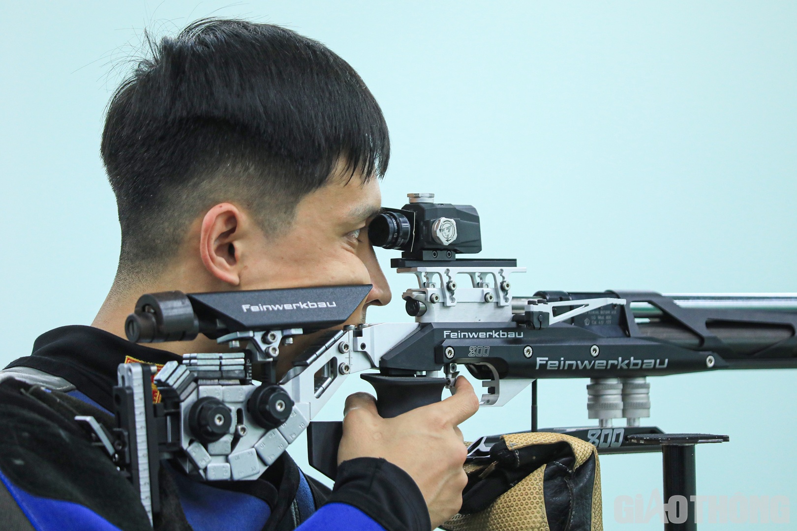 Trước mỗi ph&aacute;t đạn l&agrave; sự tập trung cao độ của c&aacute;c xạ thủ.