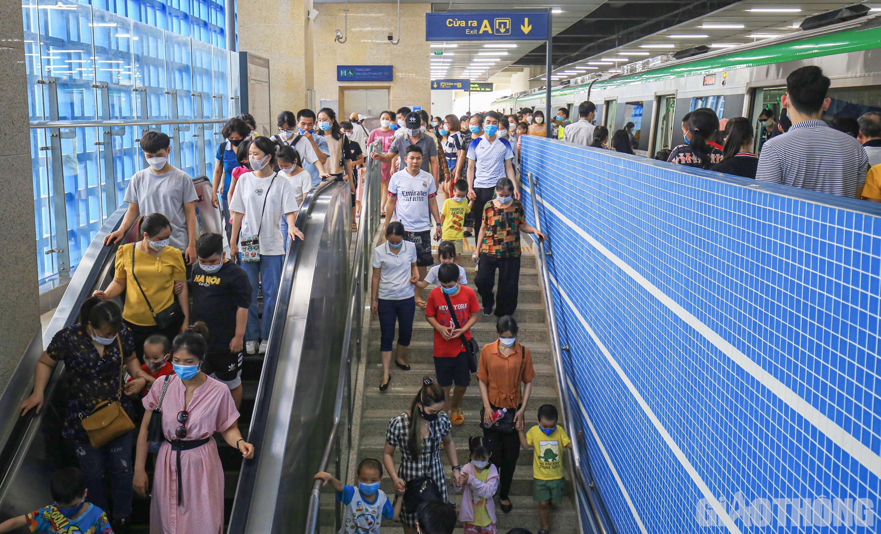 L&atilde;nh đạo Hanoi Metro nhận định dịp nghỉ lễ 30/4 n&agrave;y k&eacute;o d&agrave;i 4 ng&agrave;y, đa phần người d&acirc;n đi du lịch ở c&aacute;c tỉnh n&ecirc;n lượng kh&aacute;ch đi t&agrave;u khả năng cao sẽ kh&ocirc;ng qu&aacute; tải, đ&ocirc;ng đ&uacute;c như c&aacute;c kỳ nghỉ lễ trước đ&oacute; trong năm.