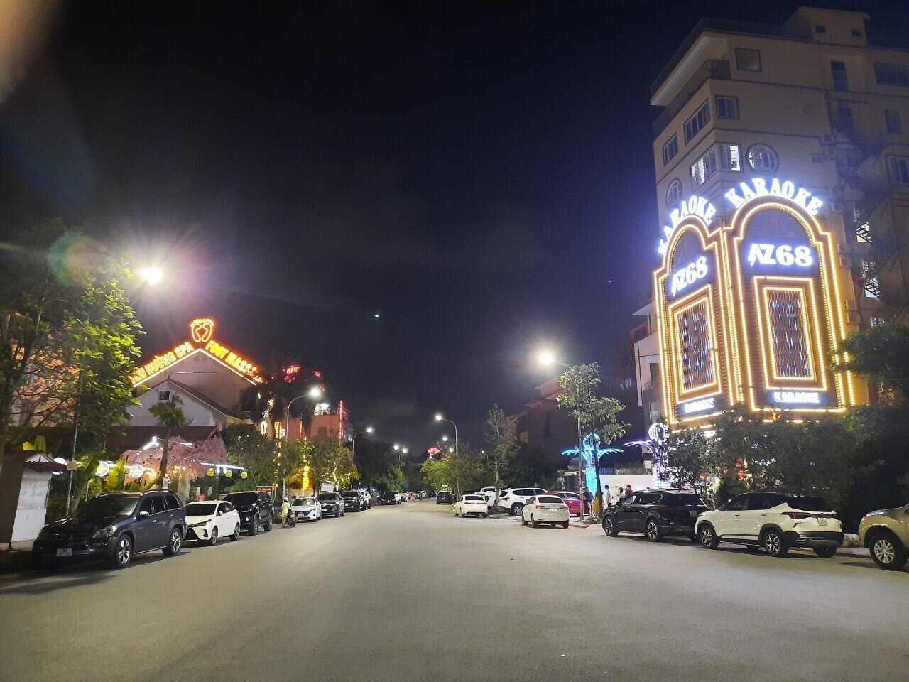 Hệ thống nhà hàng, khách sạn, cơ sở lưu trú ở TP Hạ Long sau thời gian dài tạm nghỉ vì dịch Covid-19, nay khách vào ra nườm nượp.