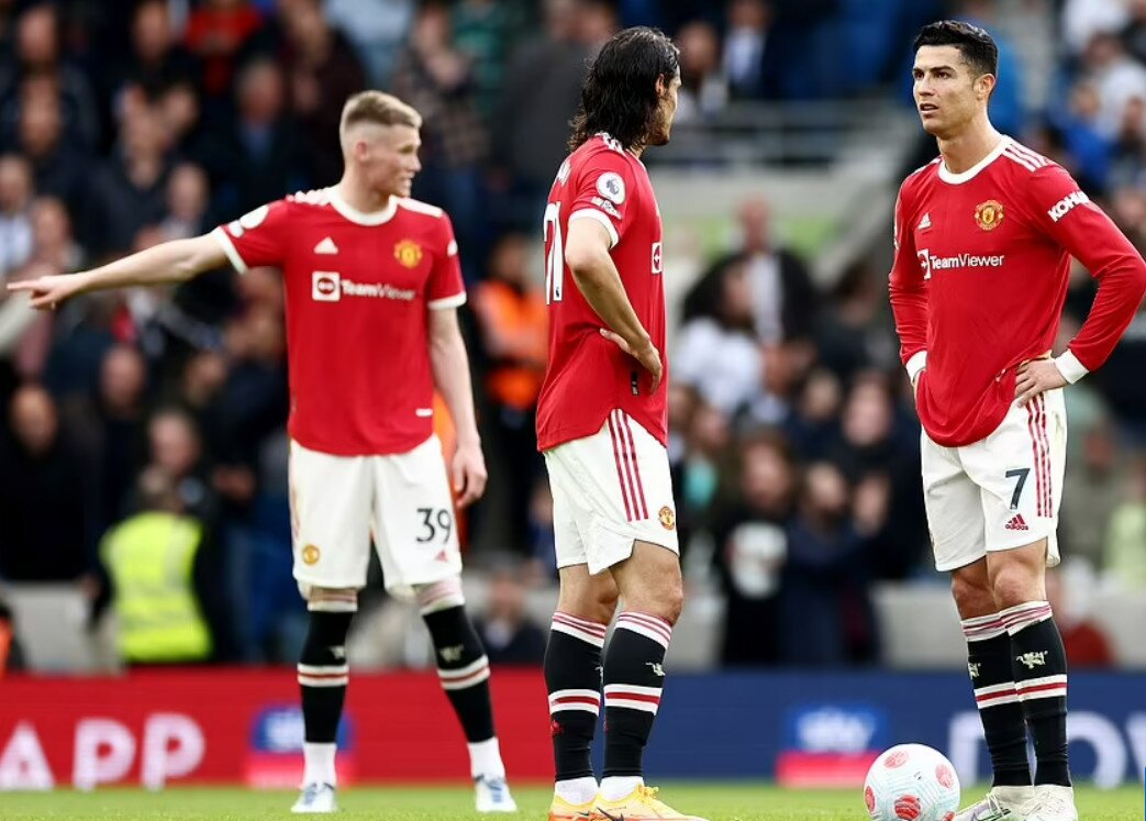 Ngay cả khi Cavani v&agrave;o s&acirc;n, h&agrave;ng c&ocirc;ng Quỷ đỏ cũng chẳng thể tạo ra những c&uacute; đấm đủ mạnh để ph&aacute; lưới đối thủ