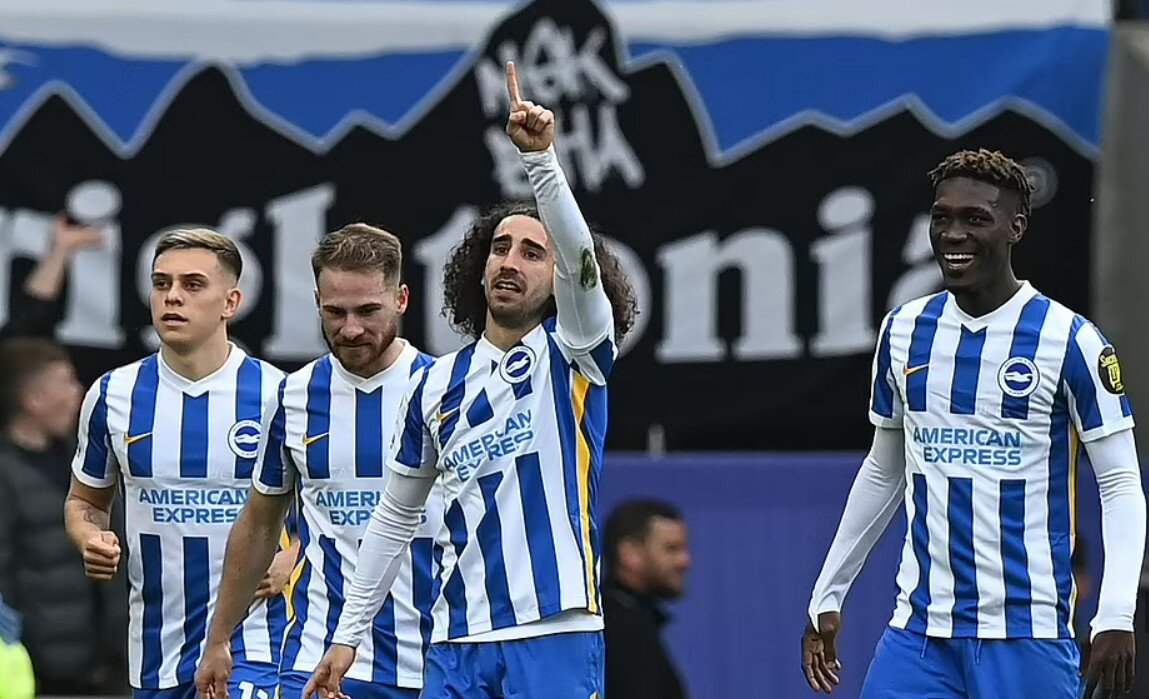 Bốn b&aacute;n thắng l&agrave; phần thưởng xứng đ&aacute;ng cho những nỗ lực của bầy "Hải &acirc;u"