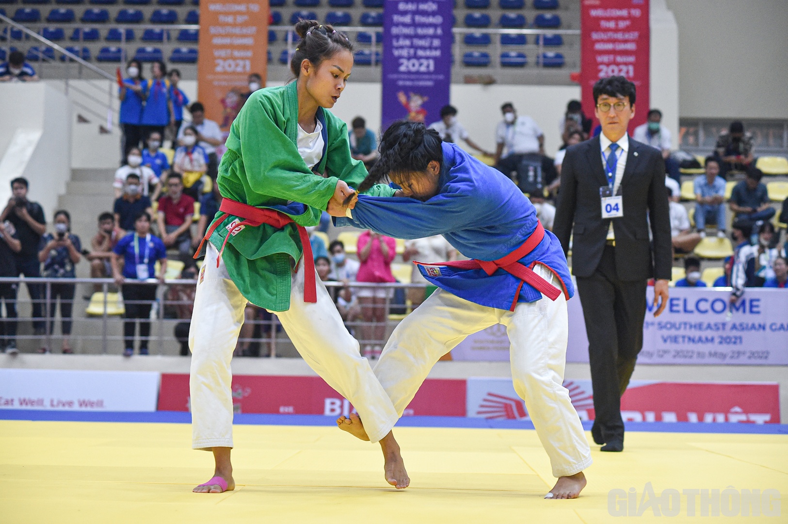 Ở hạng c&acirc;n dưới 48kg của nữ, c&oacute; 5 vận động vi&ecirc;n tranh t&agrave;i thi đấu v&ograve;ng tr&ograve;n xếp hạng lấy người c&oacute; th&agrave;nh t&iacute;ch tốt nhất. Sau 4 trận đấu, T&ocirc; Thị Trang l&agrave; người gi&agrave;nh HCV với 3 trận thắng, 1 trận thua.