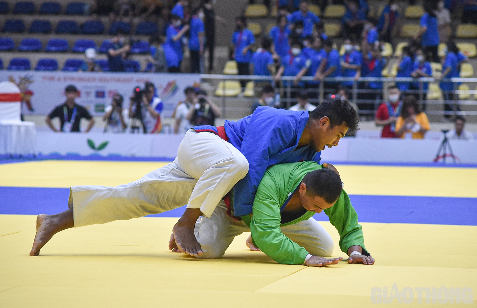 Những miếng đ&aacute;nh được v&otilde; sĩ n&agrave;y thể hiện dứt kho&aacute;t.